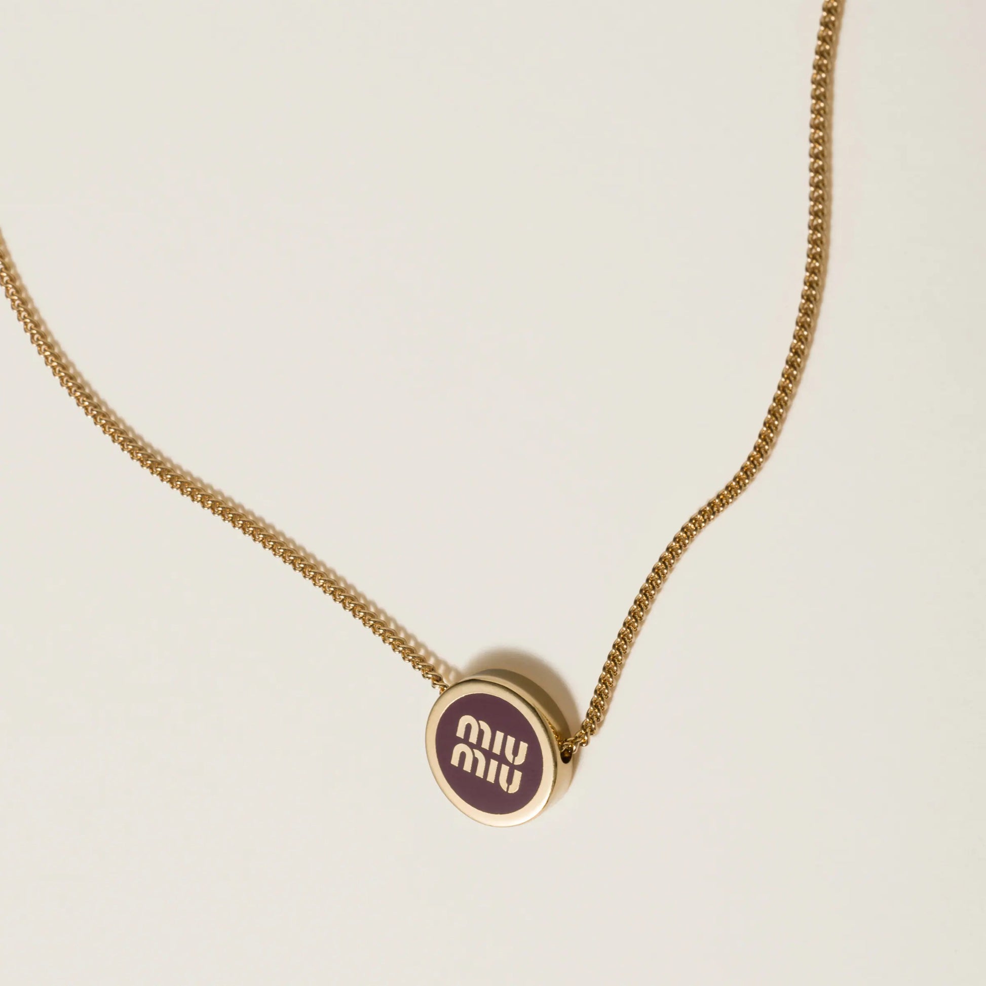 Metal necklace