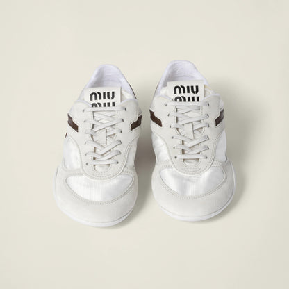 Gymnasium technical fabric and suede sneakers