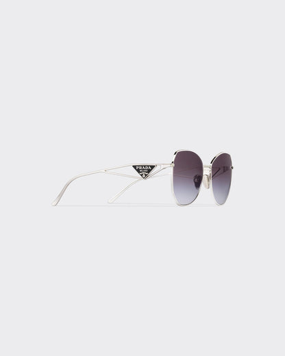 Sunglasses with triangle logo