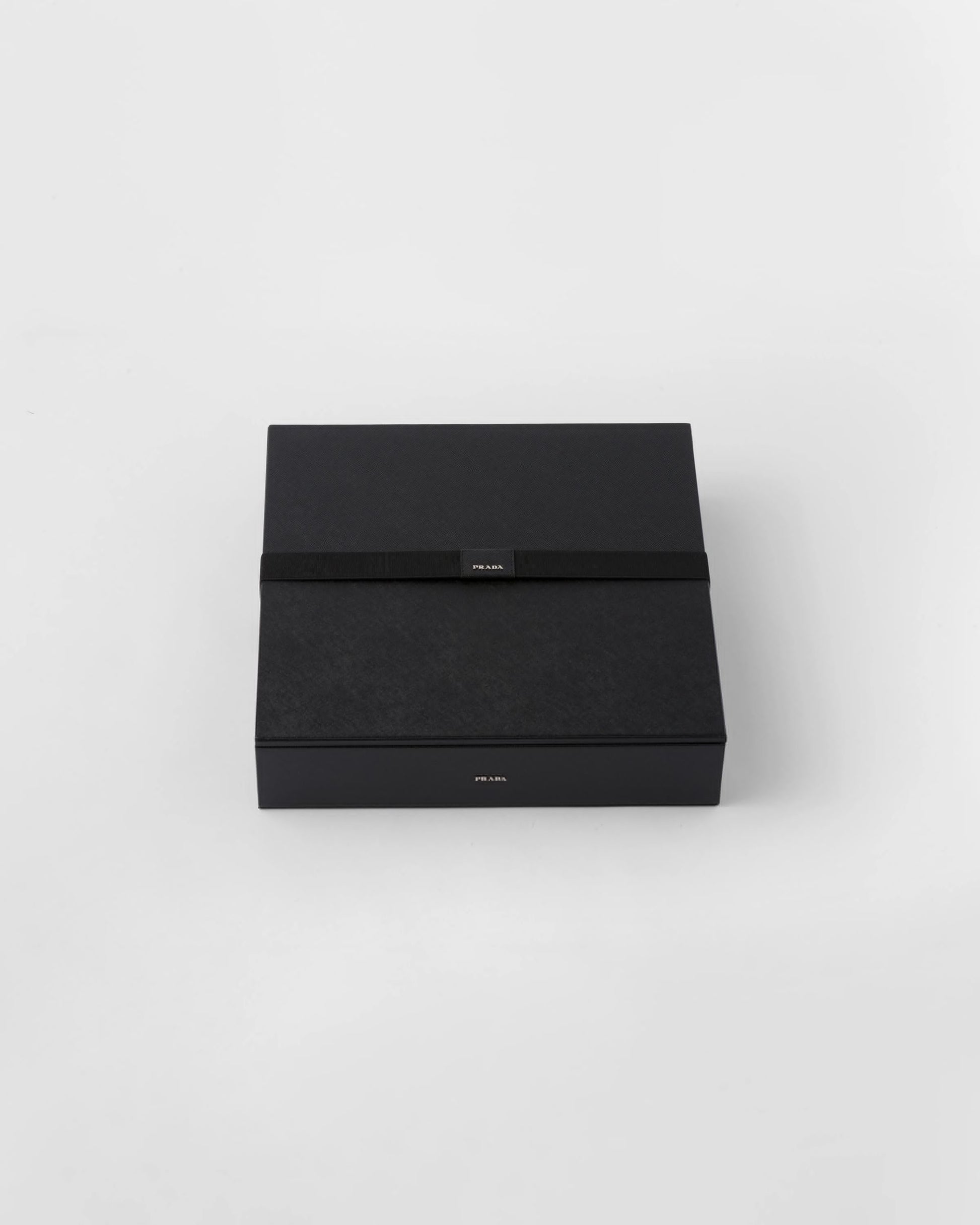 Saffiano leather chess set