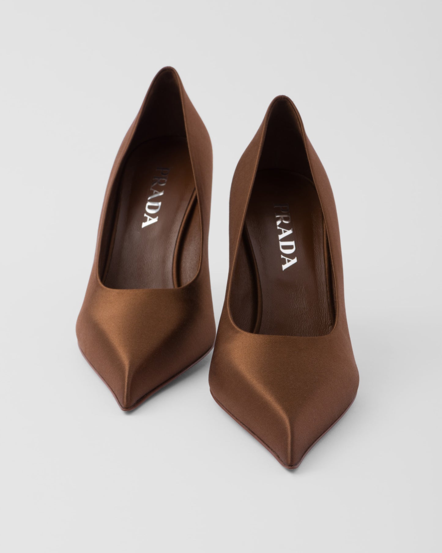 Satin pumps