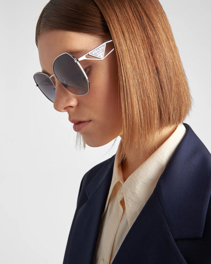 Sunglasses with triangle logo