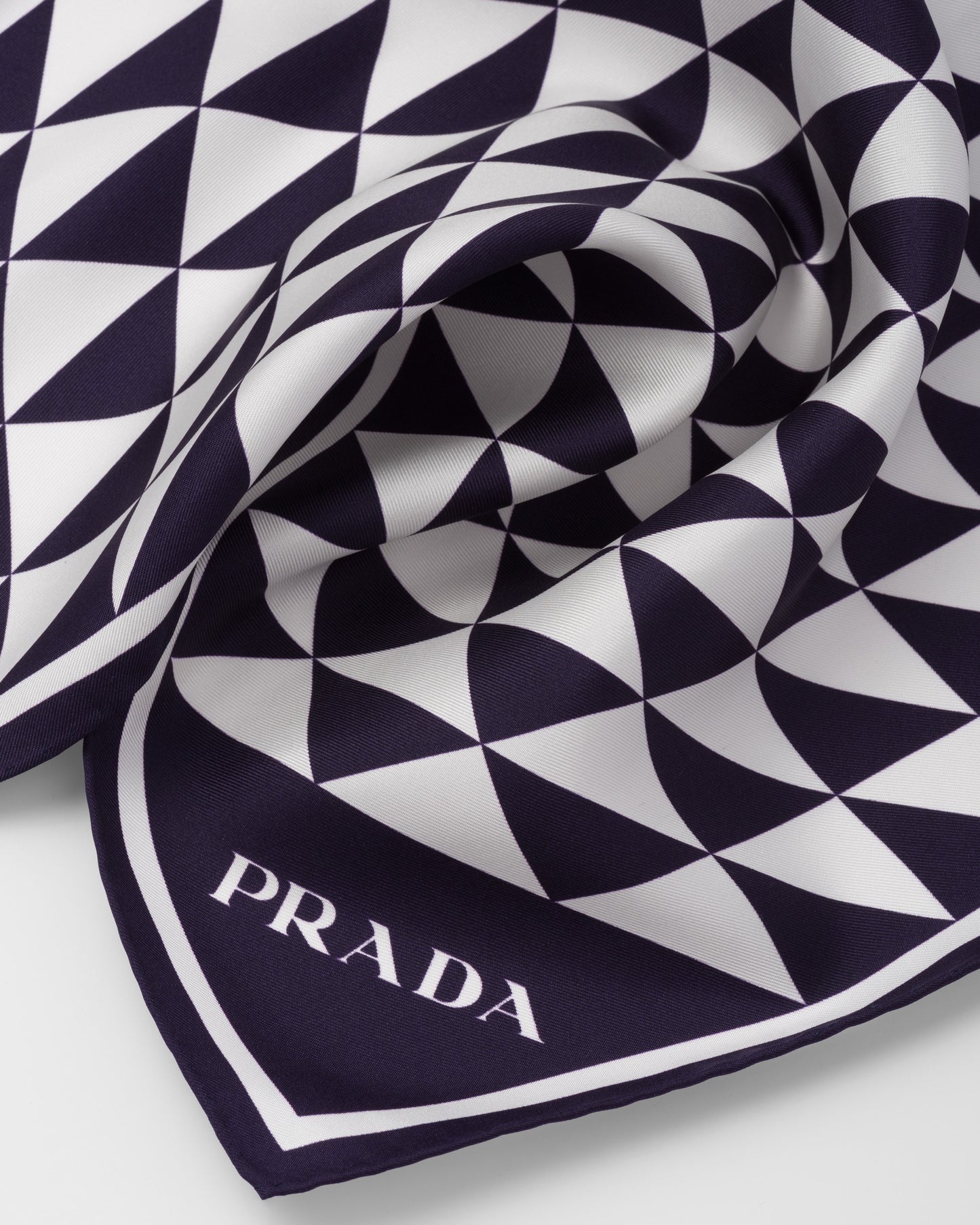 Printed silk twill scarf 90
