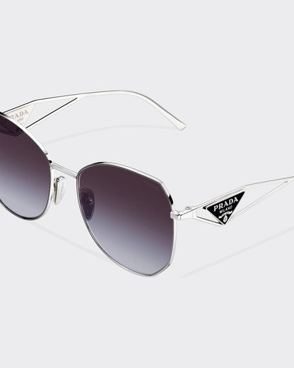 Sunglasses with triangle logo