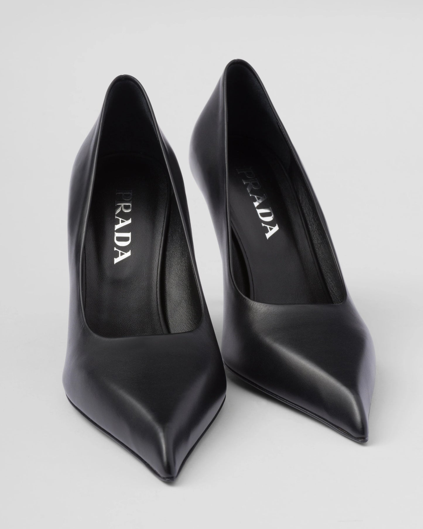 Leather pumps