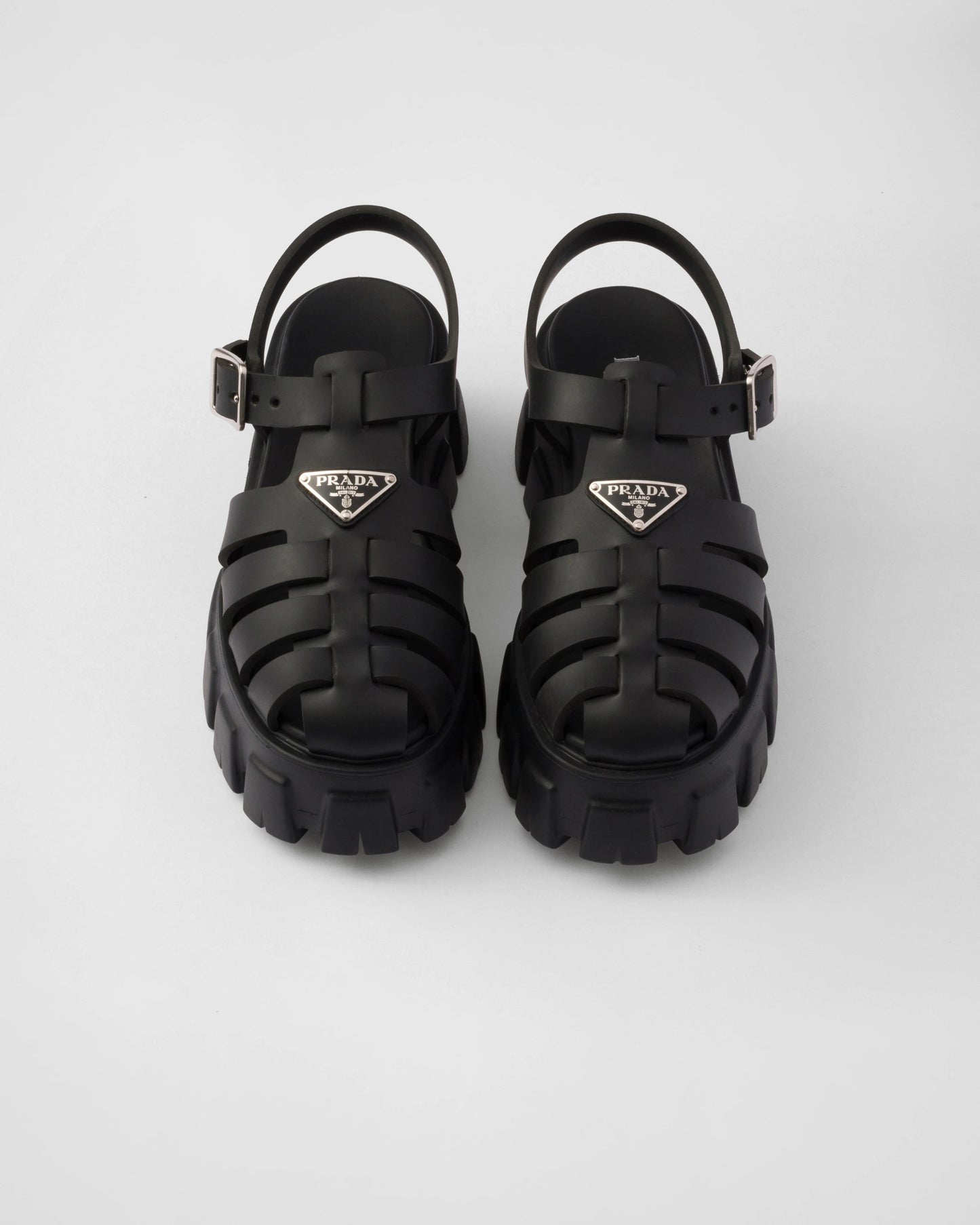 Monolith foam rubber sandals