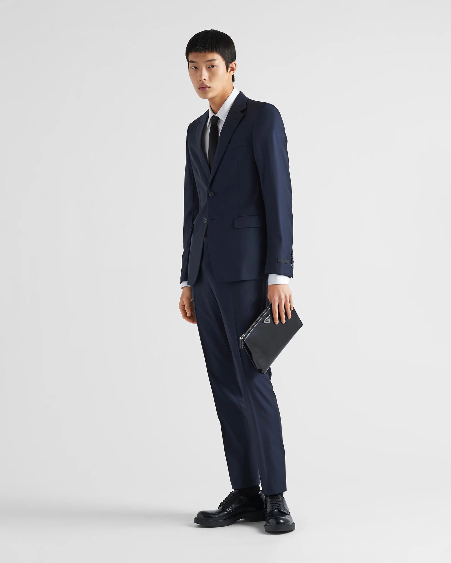 Single-breasted wool suit