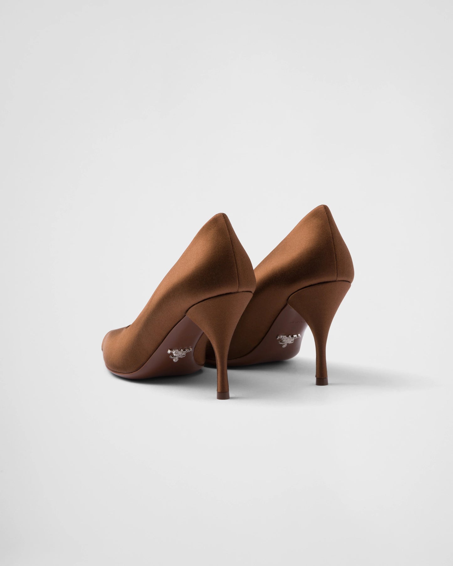 Satin pumps