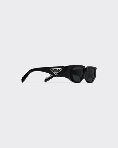 Sunglasses with triangle logo