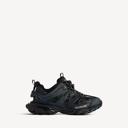 Track sneaker