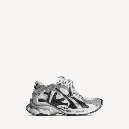 Runner sneaker
