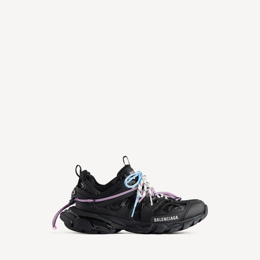 Track trail laces sneaker