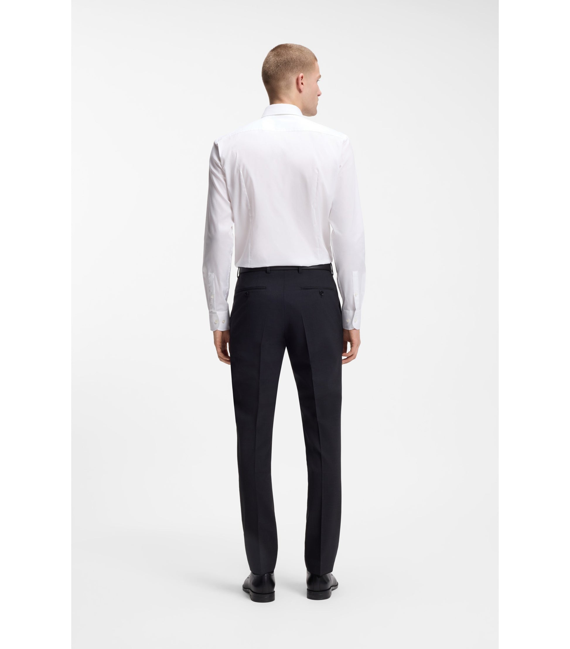 Slim-fit shirt in easy-iron cotton poplin