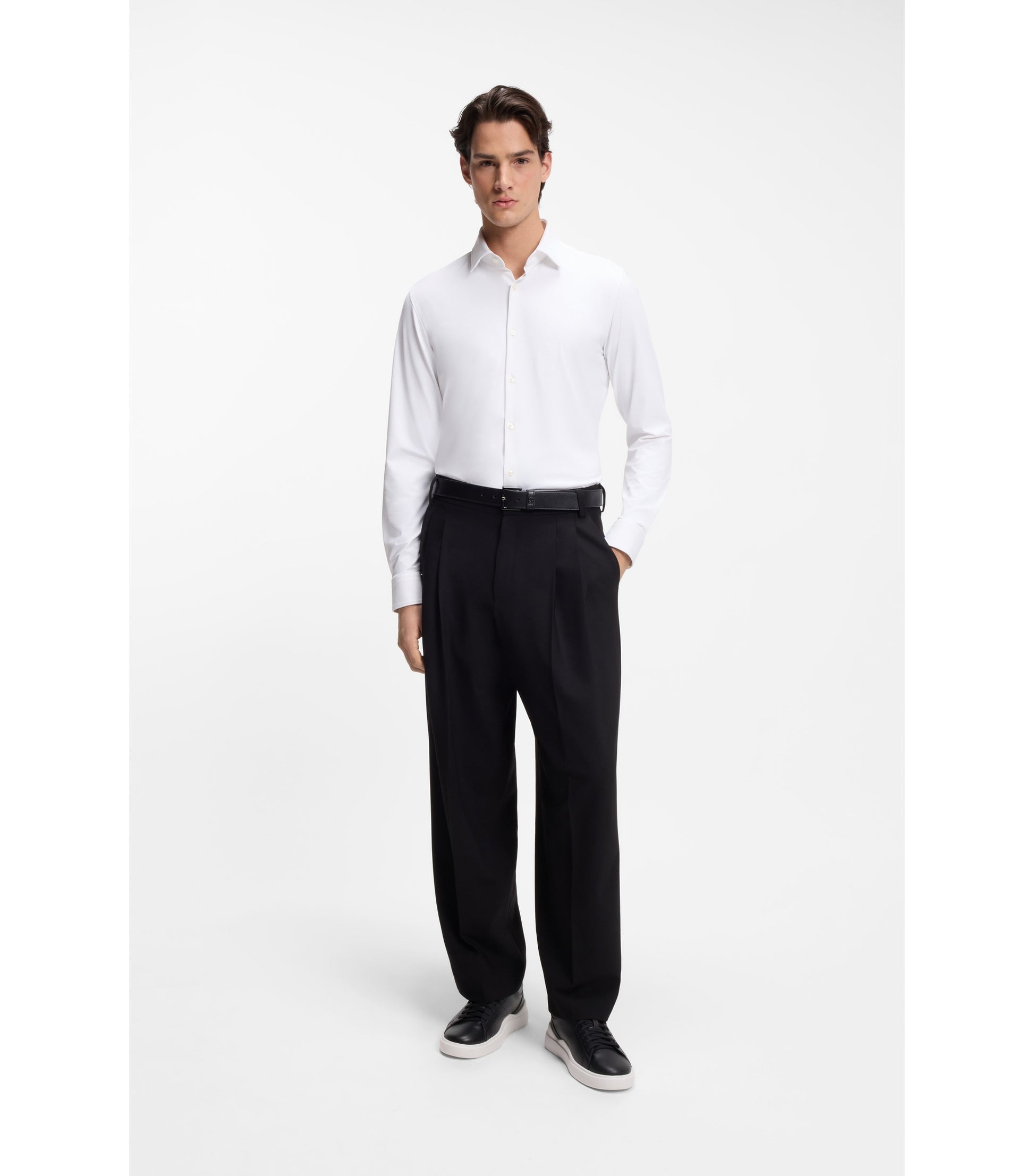Slim-fit shirt in performance-stretch jersey