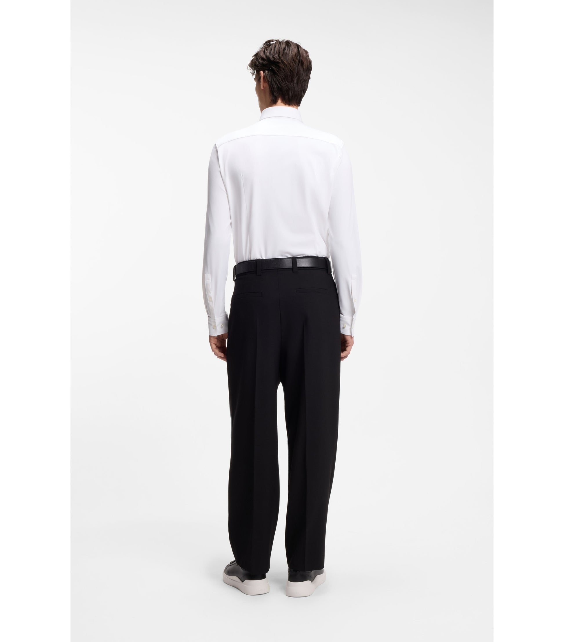 Slim-fit shirt in performance-stretch jersey