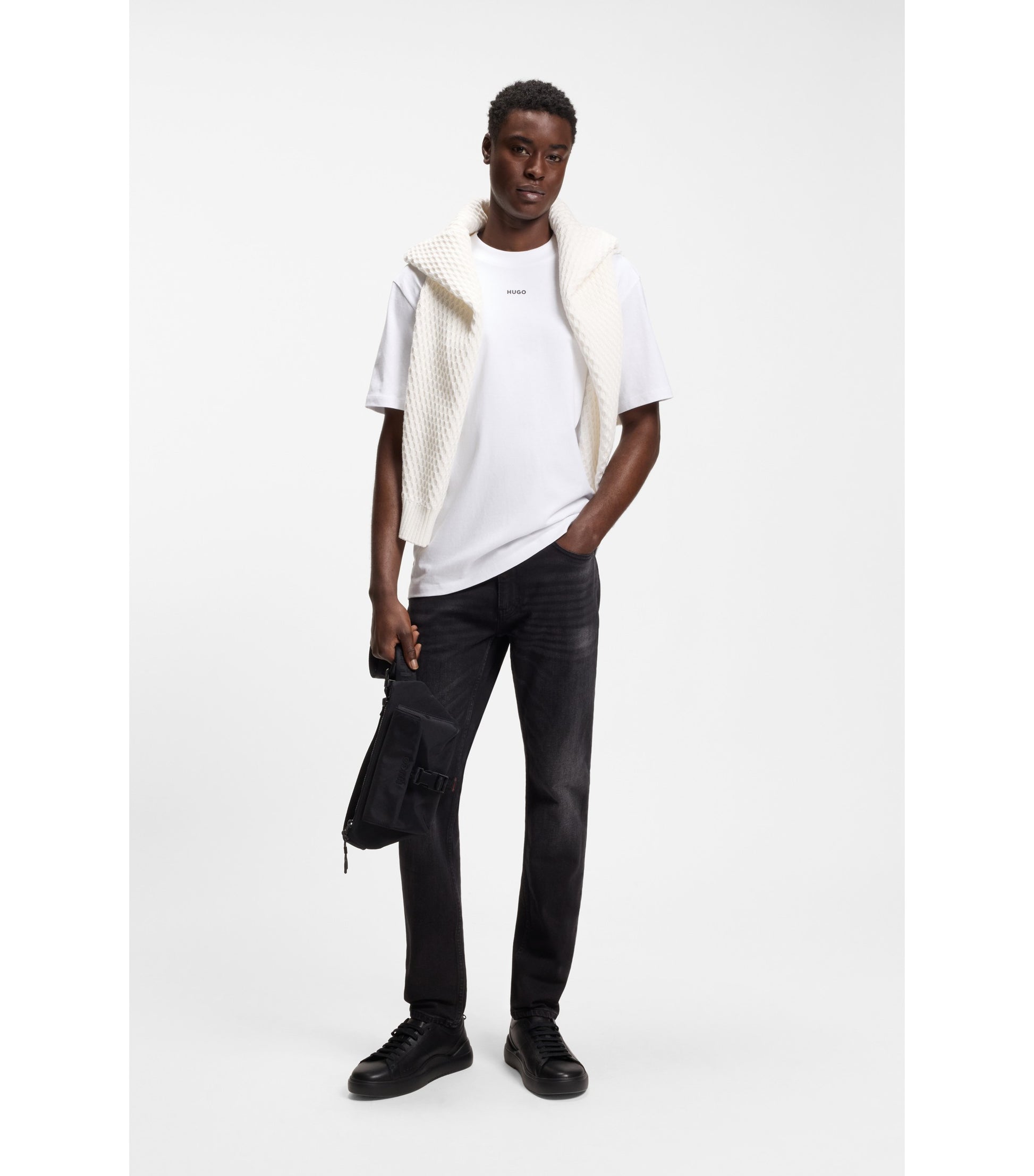 Relaxed-fit T-shirt with central logo detail