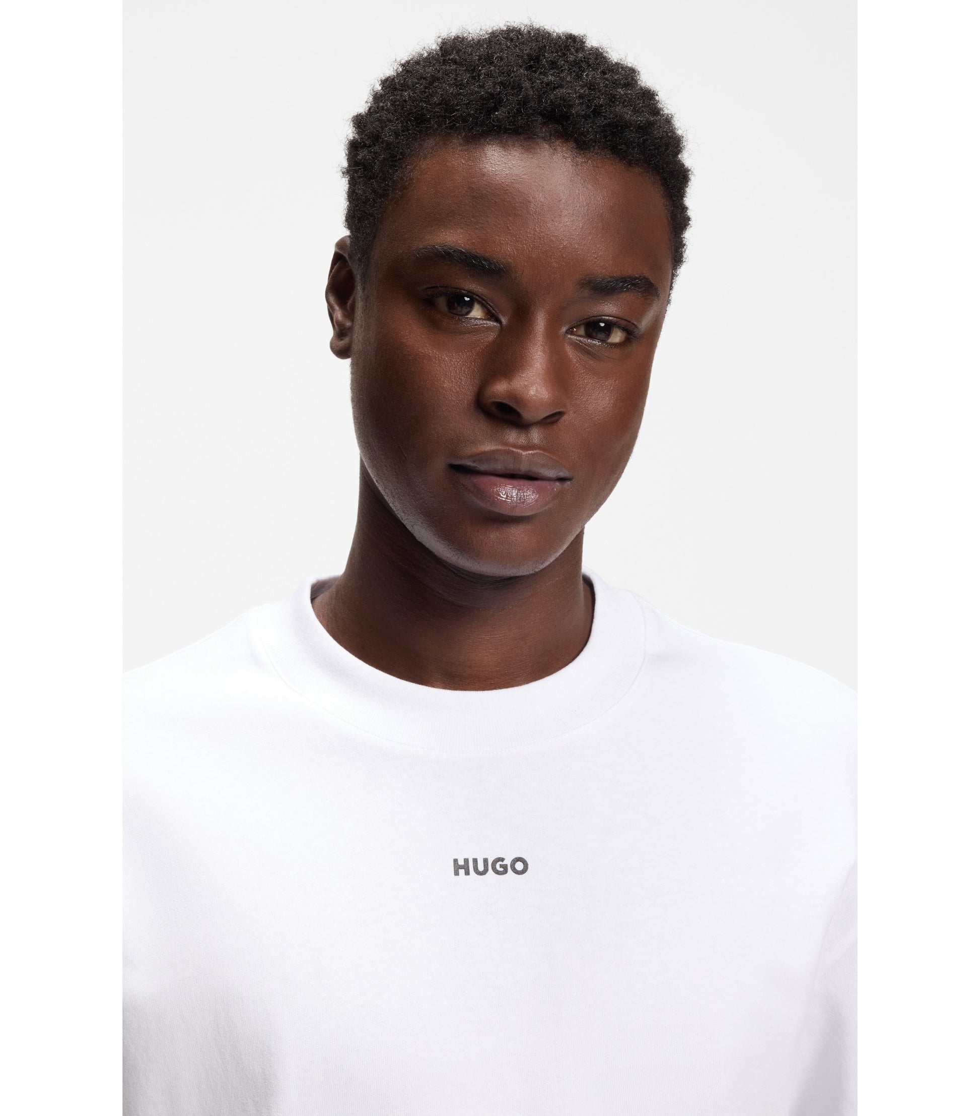 Relaxed-fit T-shirt with central logo detail