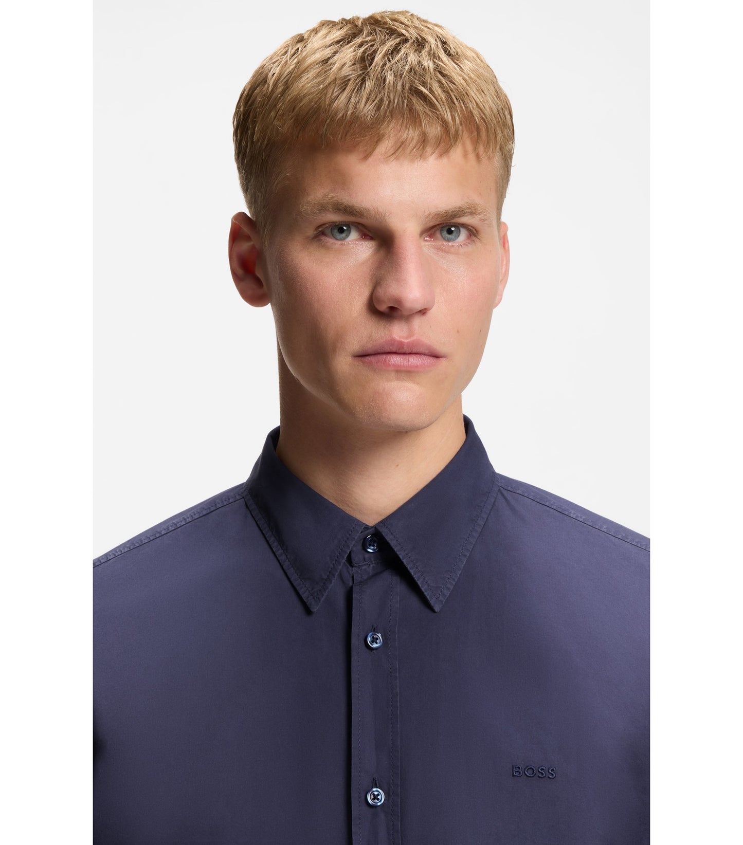 Regular-fit shirt in cotton poplin with embroidered logo