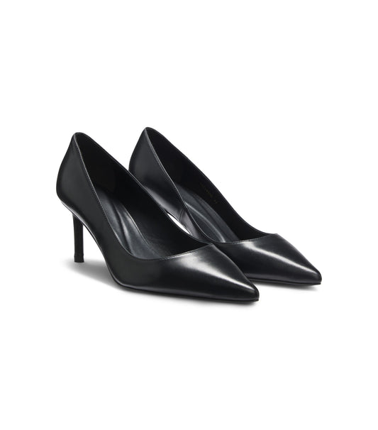 Leather pumps with pointed toe