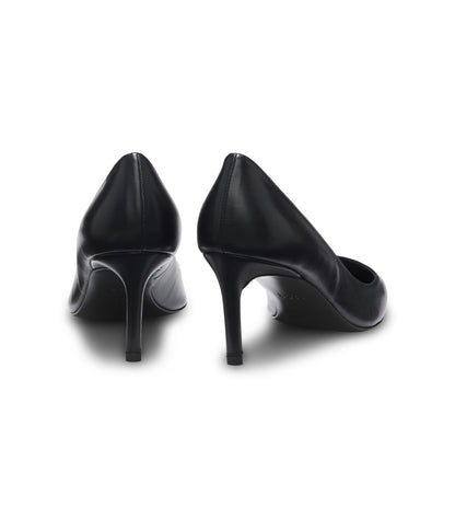 Leather pumps with pointed toe