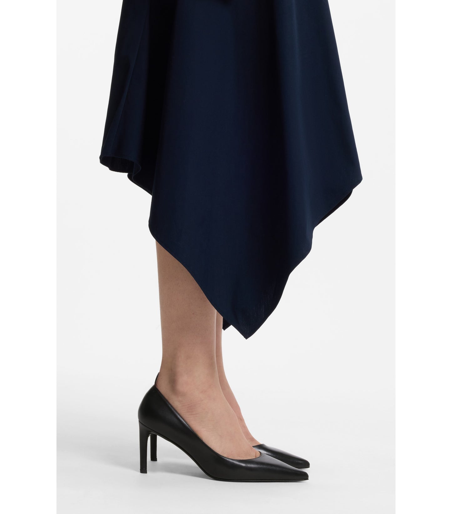 Leather pumps with pointed toe