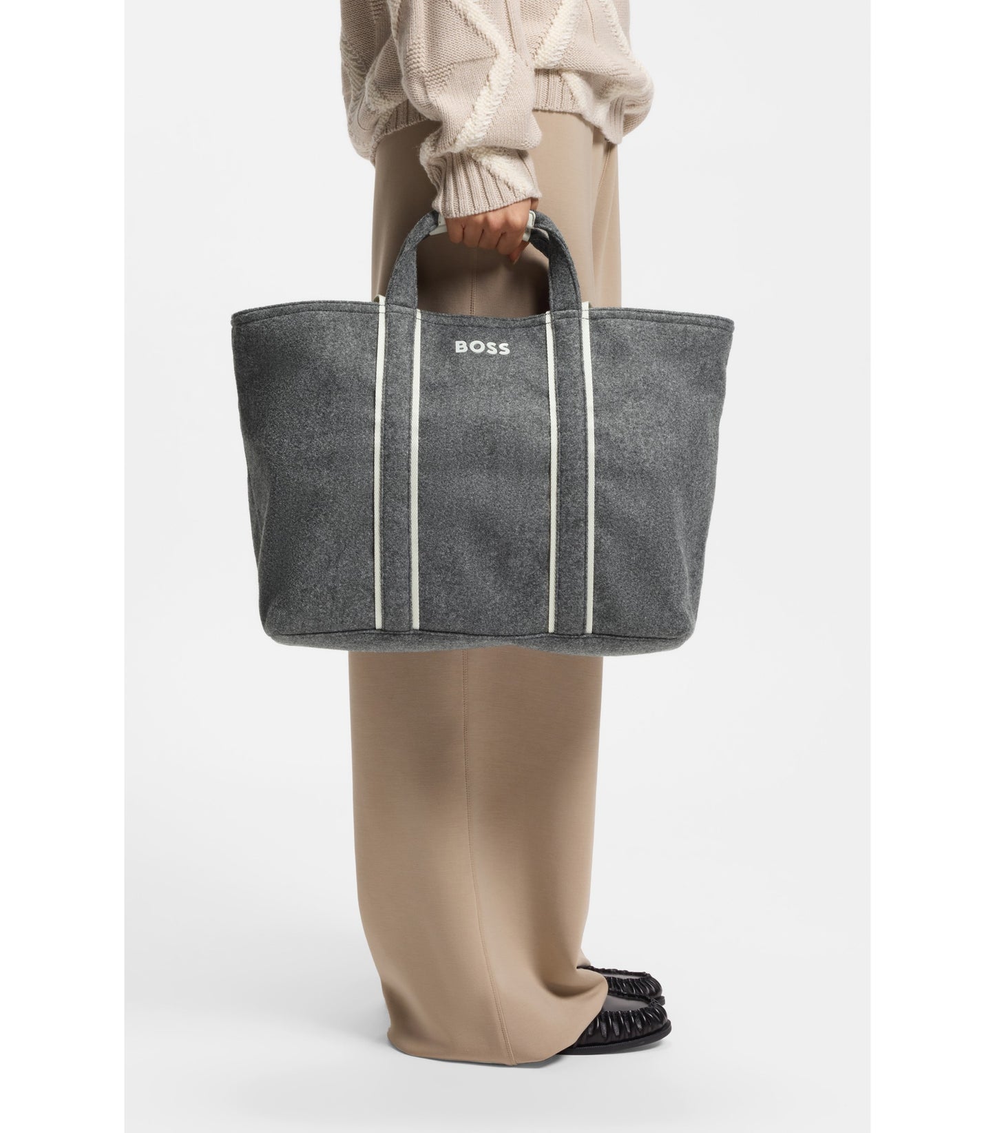 Fabric tote bag with contrast logo