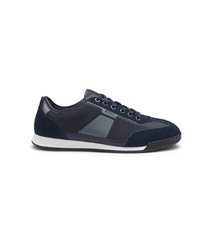 Low-top trainers with structured trims