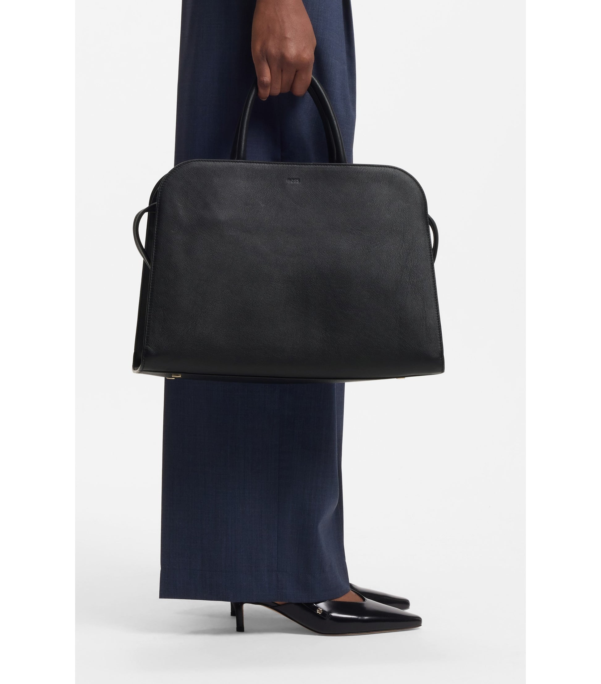 Ariell tote bag in leather with detachable strap