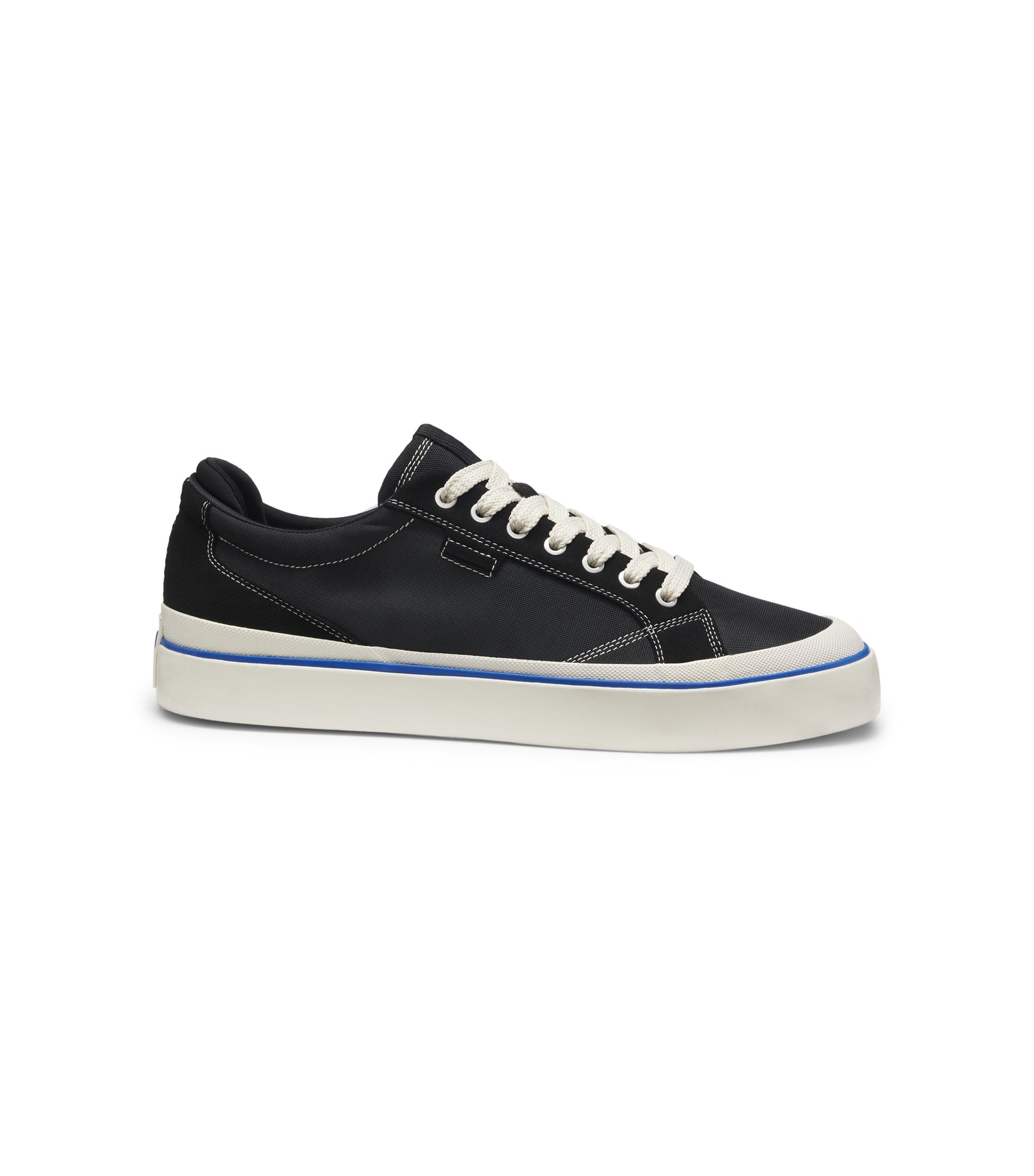 Low-top trainers with blue-line outsole