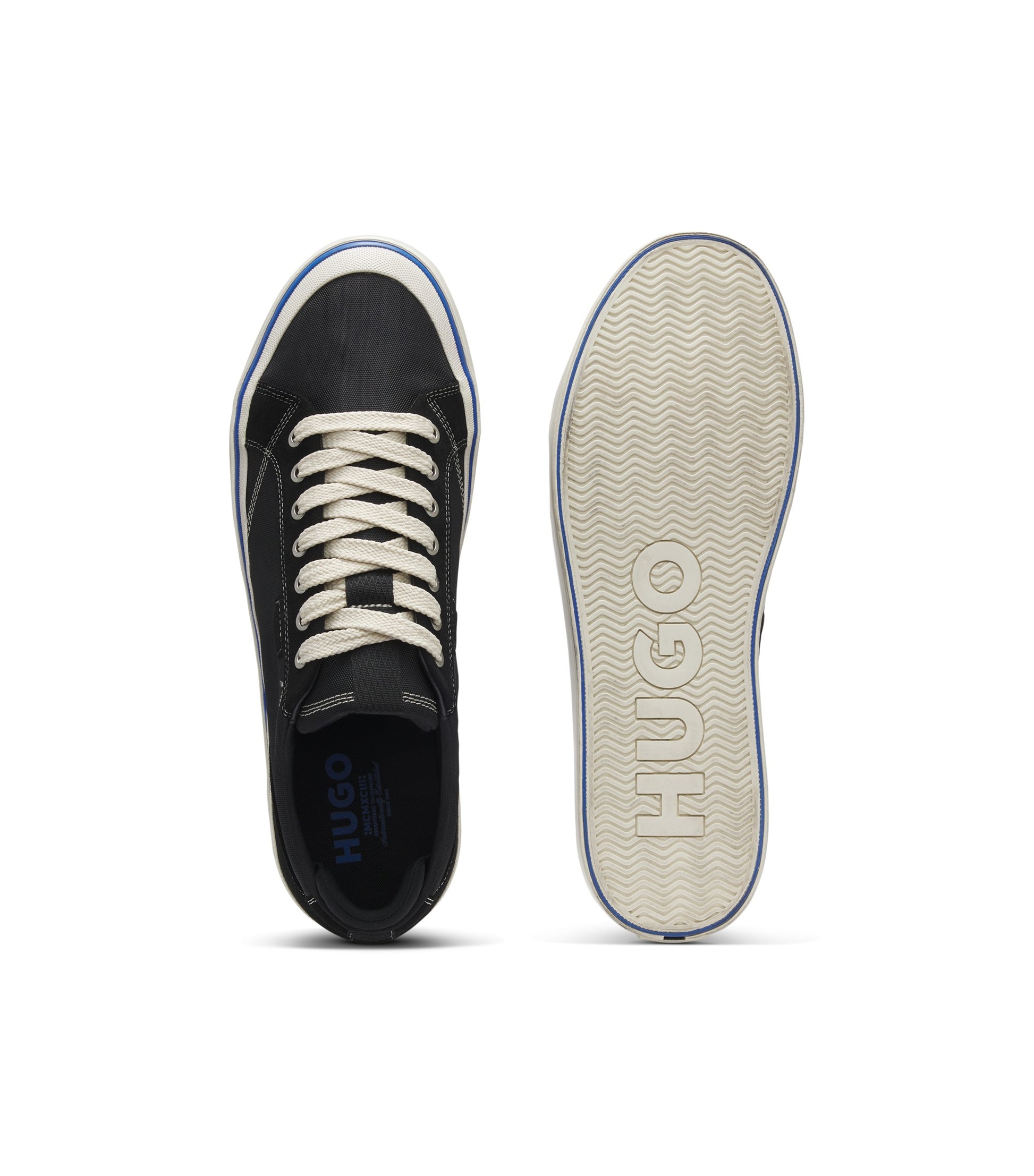 Low-top trainers with blue-line outsole