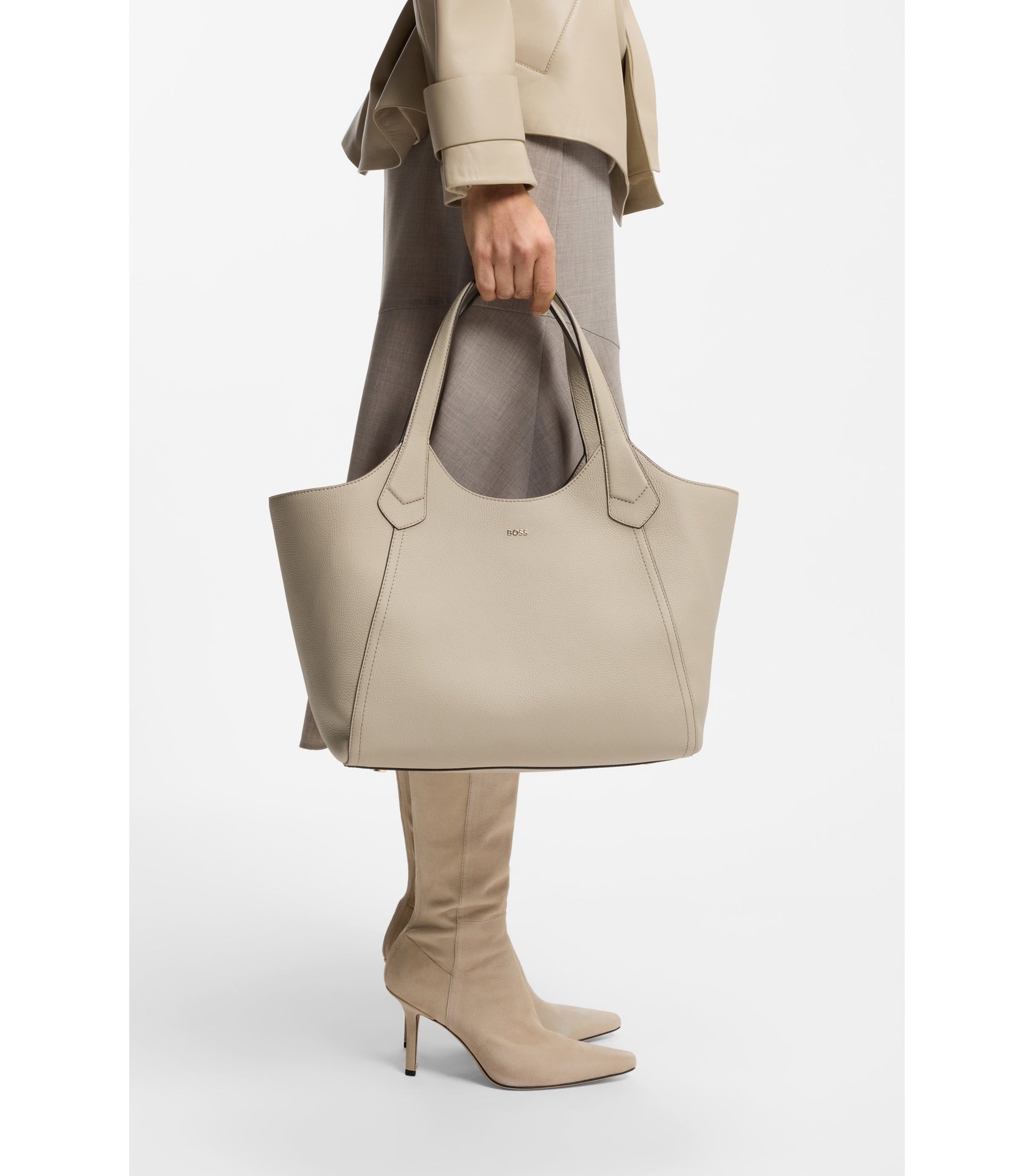 Leather tote bag with metallic logo lettering