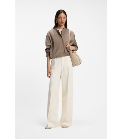 Sleek leather shoulder bag with smooth finish