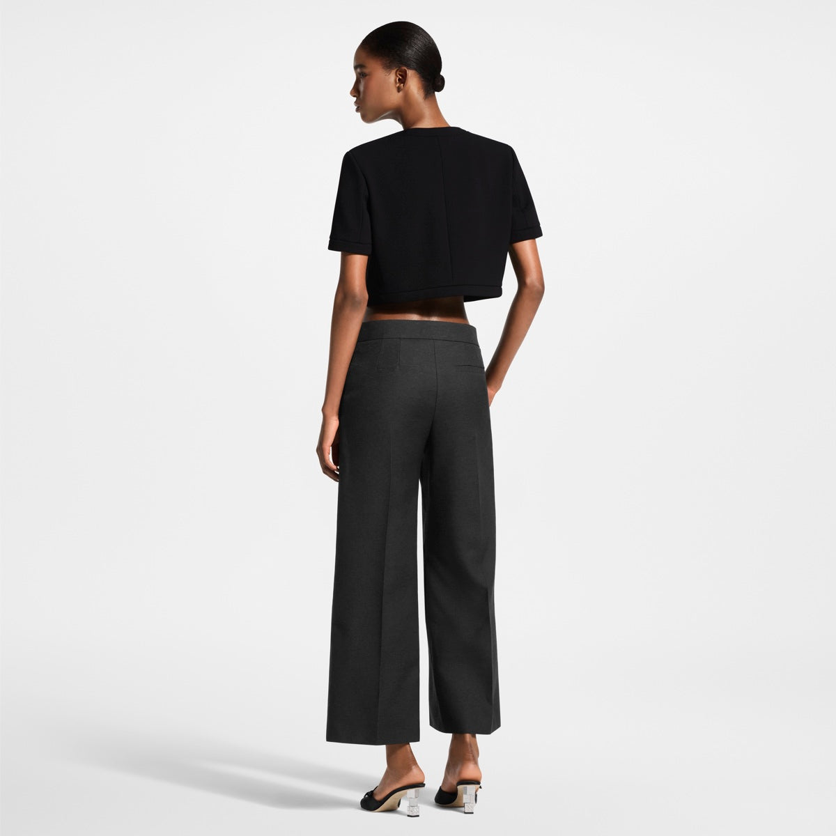 Short-Sleeved Jewel Button Jacket
