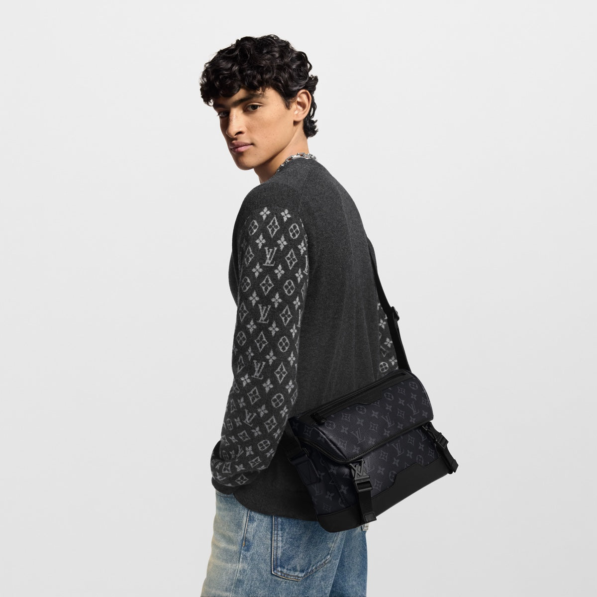 Messenger Voyager PM Bag