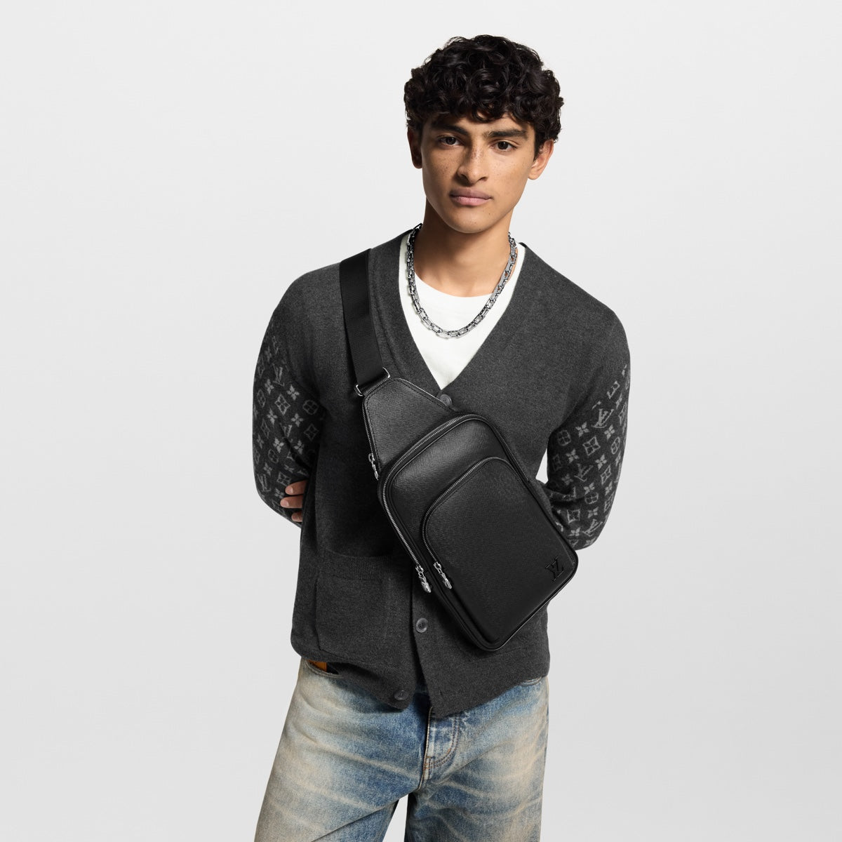Avenue NM Sling Bag